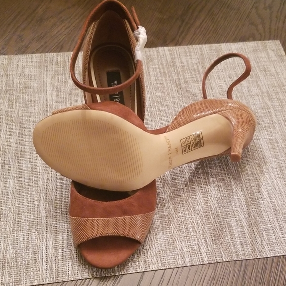 White House Black Market Heels - Picture 5 of 5